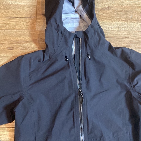 Drydecta long long sleeve rain coat by Duluth trading Co - Picture 8 of 10